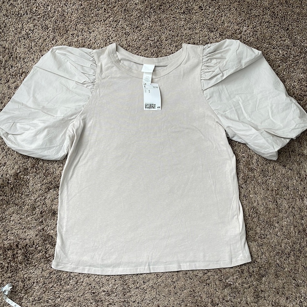 H&M NEW Women’s Puff Sleeve Top Size M